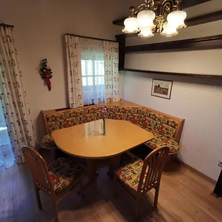 Ferienwohnung Klaus Dienten Fewoklaus Blumenhaus Apartmán *